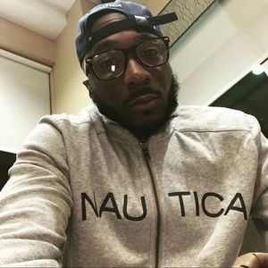 Meet your Posher, Niaj